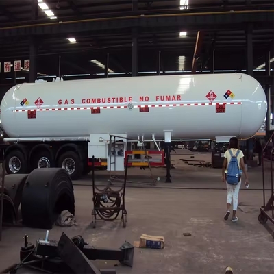 45000 Liter Öl Brennstoff Benzin Transport Tankwagen Volumen Gasladen Tankwagen Tankwagen Anhänger