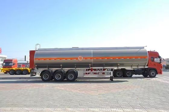 11500*2500*3600 mm Kraftstofftankeranhänger mit 50 Tonnen Ladekapazität in Ölbehälter Halbanhänger